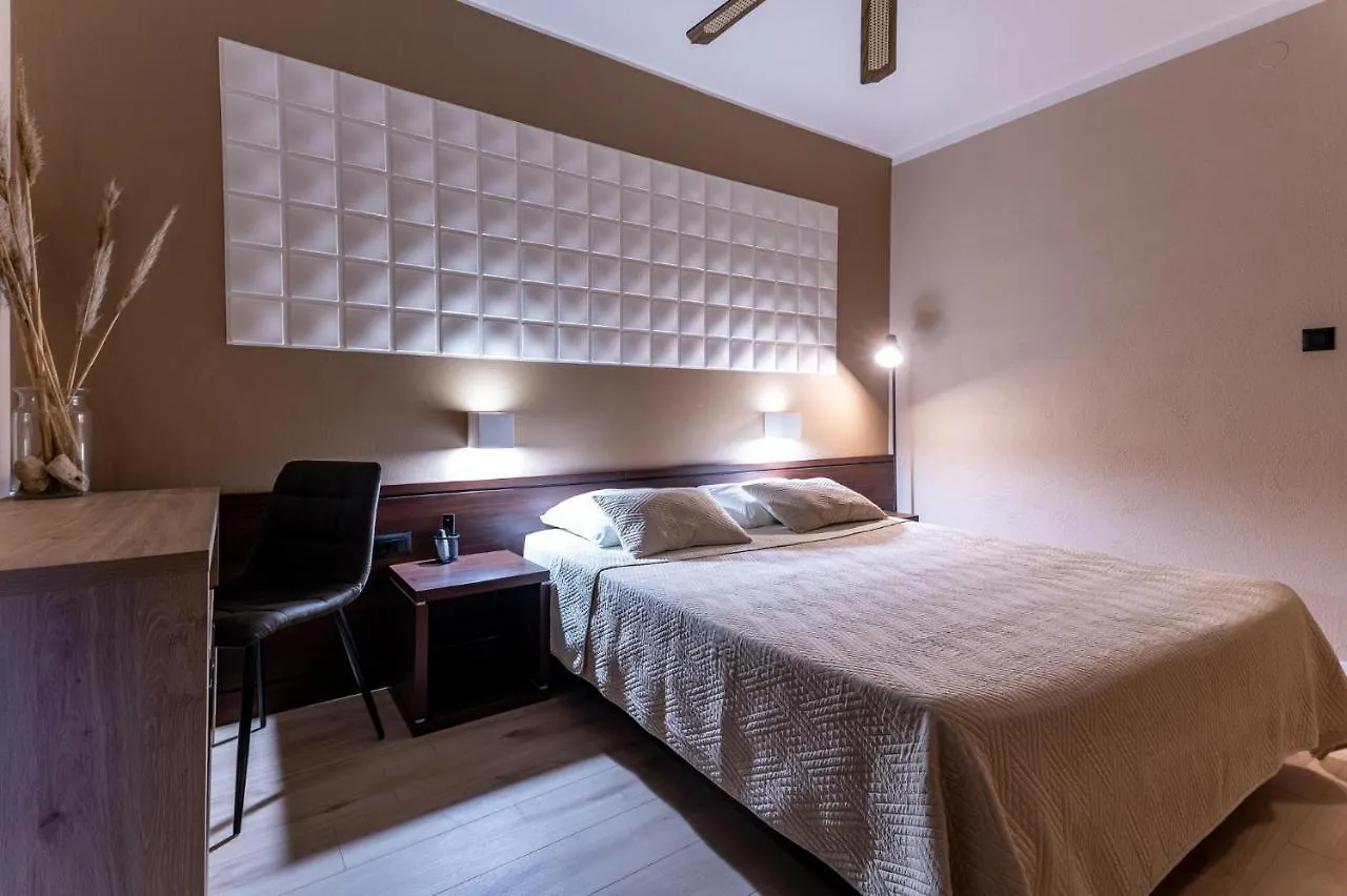 Villa Maimare Biograd Na Moru 3*,  Croatia