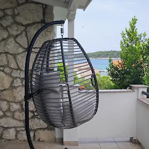 Riviera And 4*, Palit Croatia