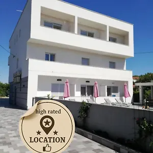 Apartmant & Rosa Medulin 4*, Pomer Croatia