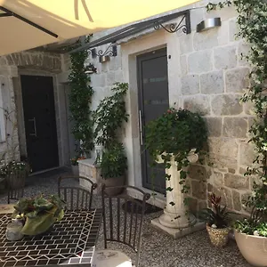guest-house-laura-split.splithotels.org/