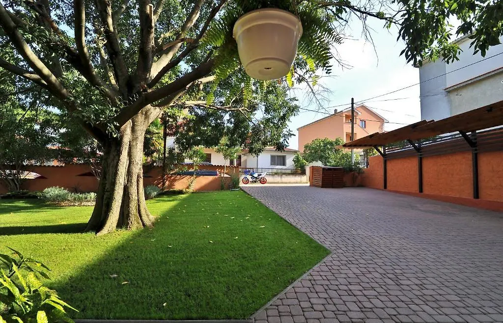 Villa Maimare Biograd Na Moru Bed & Breakfast